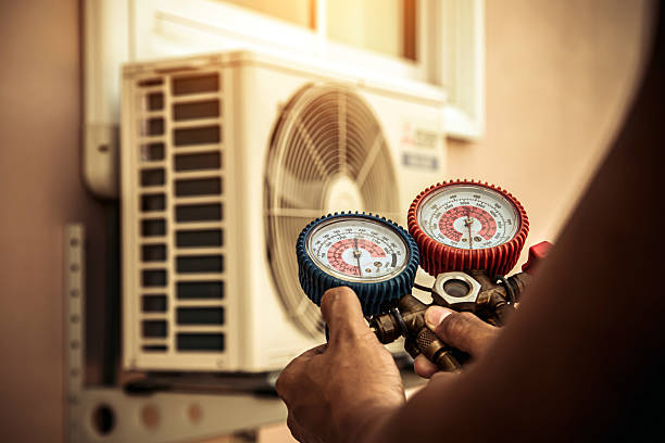 Professional Hvac Maintenance technician working in Goldenrod, FL